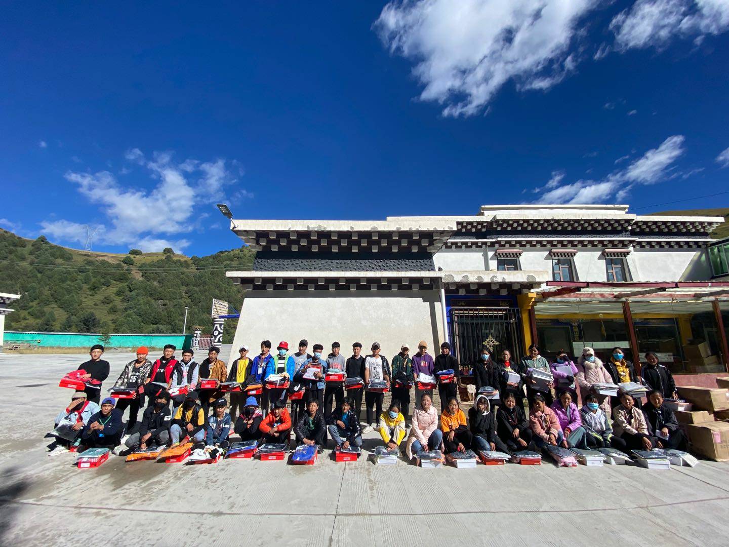 大发在线登录官网-大发(中国)公益回顾丨家国同欢月同圆 温暖满载甘孜州(图8) 大发在线登录官网-大发(中国)公益回顾丨家国同欢月同圆 温暖满载甘孜州(图8)